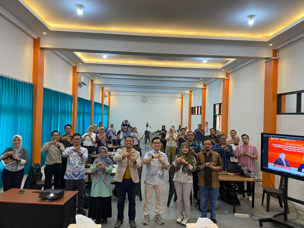 Foto Bersama Pimpinan Universitas Kepanjen dan Tim PEMATRI
